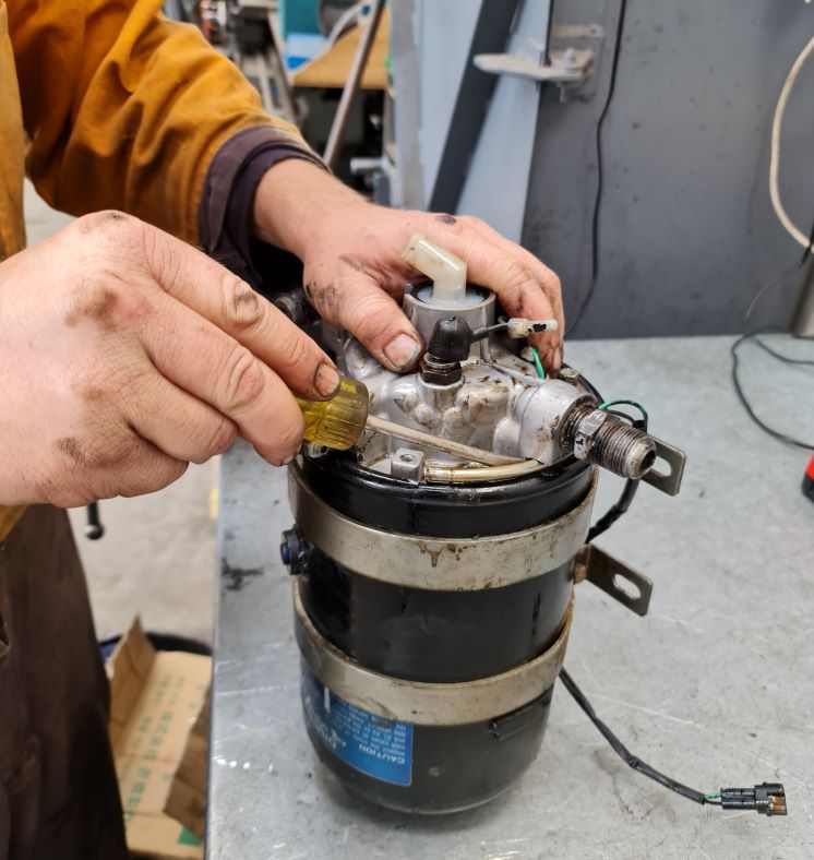 Rebuilding air dryer