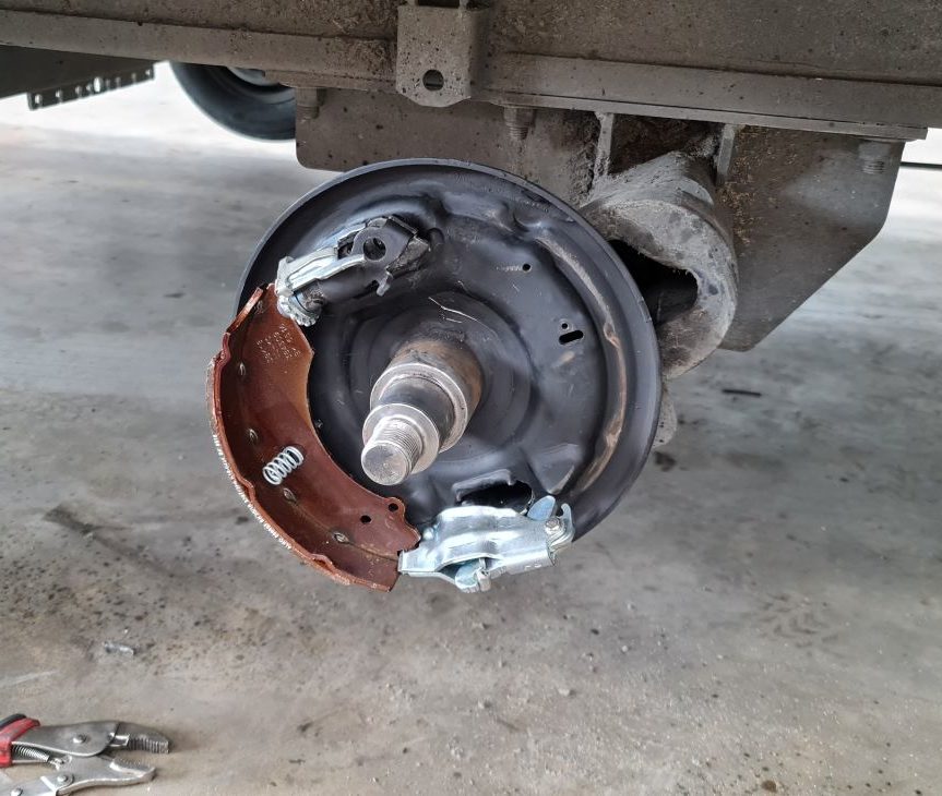 Replacing drums and linings on trailer